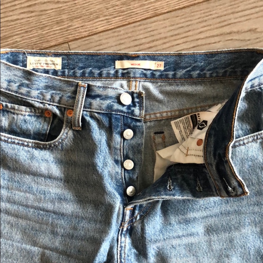Levi’s wedgie jeans